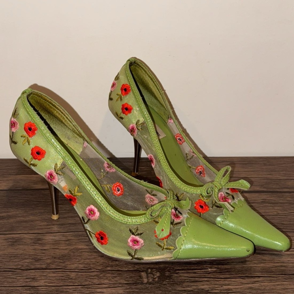 Elegant Floral Embroidered Heels